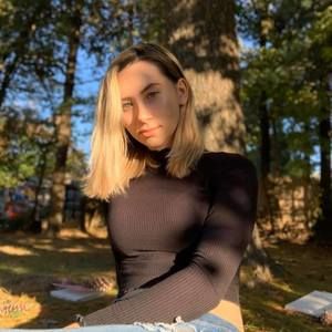 Meet your Posher, Katlyn